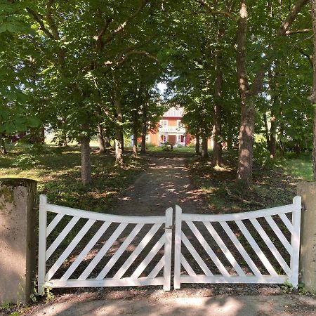 Segerstadsby Gardshotell Ab Vålberg Екстериор снимка