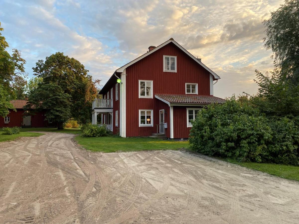 Segerstadsby Gardshotell Ab Vålberg Екстериор снимка
